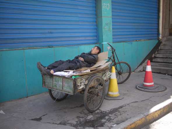  Afternoon nap in Xi'an 